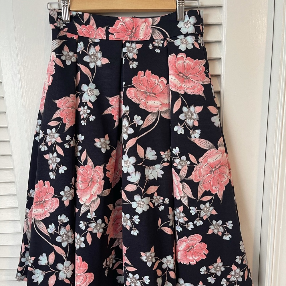 Eliza J Floral Skirt- Size 4